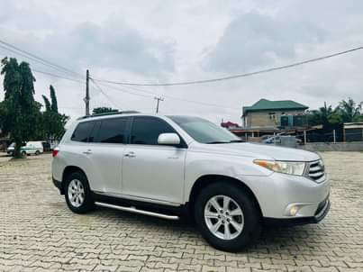 A picture of FEW MONTHS DRIVEN 2013 TOYOTA HIGHLANDER SPORT EDITION 100 FIRST