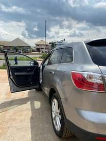 A picture of Mazda CX 9 2011 model with high engine performance and