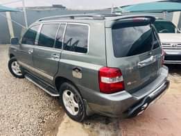A picture of 2006 Toyota Highlander Registered but unused First body 3 row