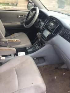 A picture of 2005 toyota highlander