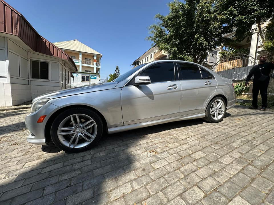 A picture of 2011 c300 Toks stand clean used