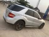 A picture of REGISTERED MERCEDES BENZ ML350 4matic Model 2009 Tokunbo standard Super