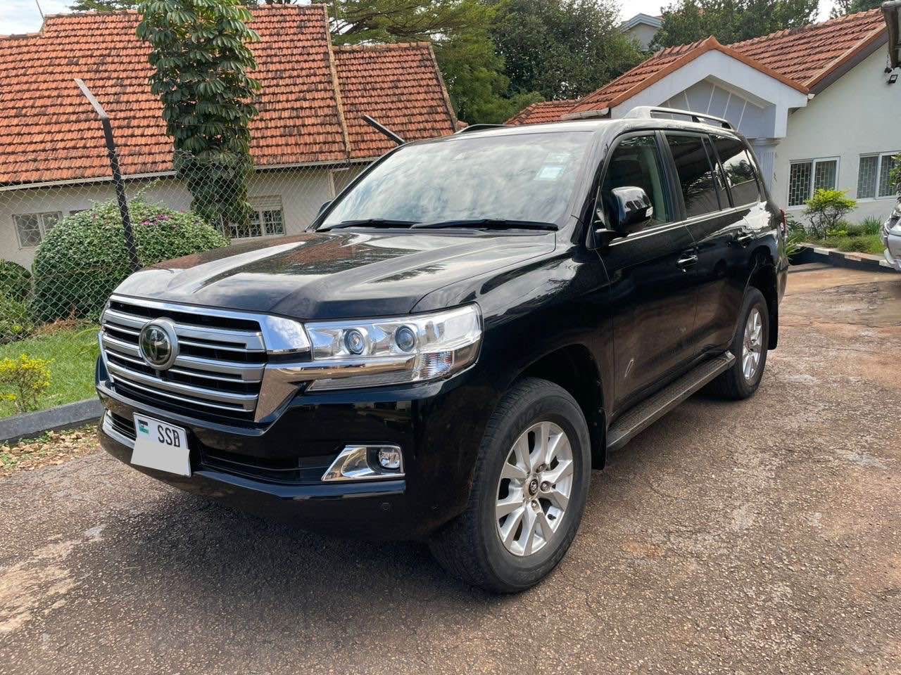 A picture of TOYOTA LANDCRUISER ZX V8 PETROL 2021 MODEL 0701797089 0757913971