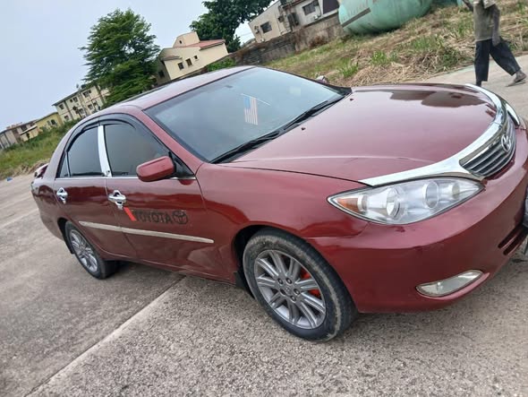 A picture of 2005 Toyota camry