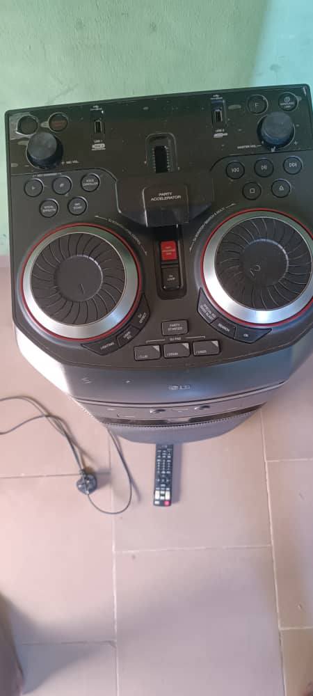 A picture of LG PartyBoom