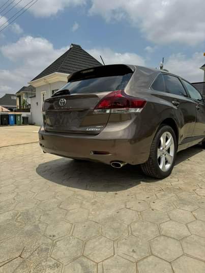 A picture of Registered 2010 Toyota venza full option price 9M lagos