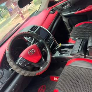 A picture of TOYOTA CAMRY 2015