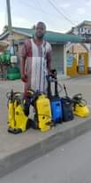 A picture of Nafikiri mnaona jinsi PETROL STATION zinavyokuwa nyingi kila Kona Watu