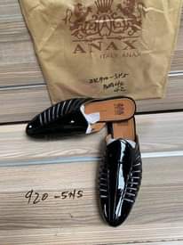 A picture of Men s shoes