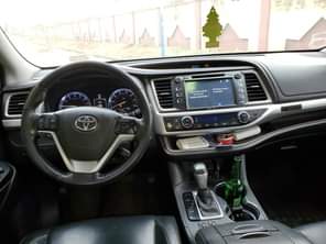 A picture of 4 months USED TOYOTA HIGHLANDER 2016 Model LIMITED EDITION Full
