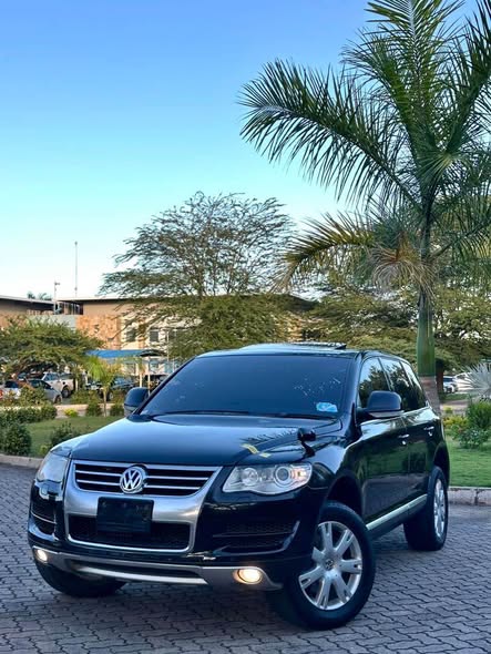 A picture of VOLKSWAGEN TOUAREG