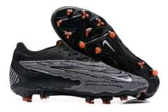 A picture of Soccer shoes