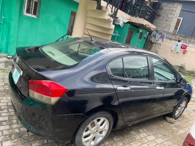 A picture of 012 Honda City manual drive