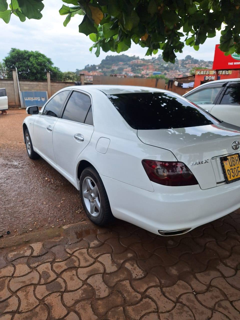 A picture of Toyota Mark x