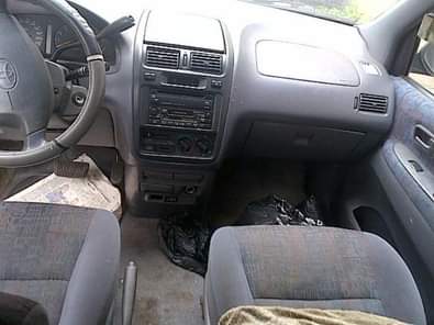 A picture of Toyota picnic stil available for sale 400 000 car stereo