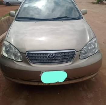 A picture of Neatly used 04 Toyota Corrolla
