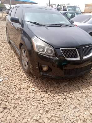 A picture of Neatly Used Pointiac Vibe 2009 Model Engine Gear very perfect