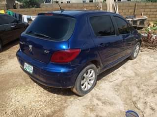 A picture of Peugeot 307 automatic Transmission 4 sale