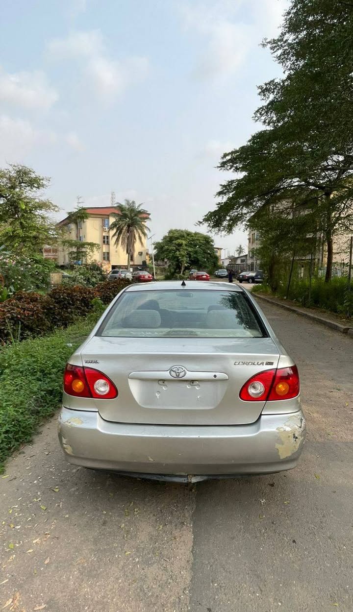 A picture of TOYOTA COROLLA