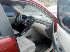 A picture of 2002 2003Model Toyota Highlander Neatly flashed Neat Interior AC Engine