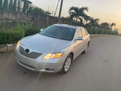 A picture of 2009 camry hybrid Registered Clean Title Everything blessed Thumbstart Engine
