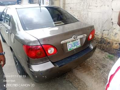A picture of Toyota Corolla 2005 engine has tapping sound gear and ac