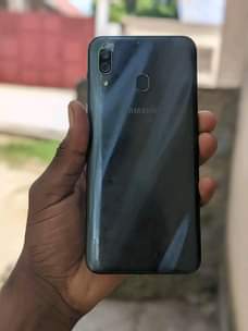 A picture of Samsung Galaxy A30
