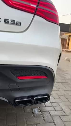 A picture of DIRECT OKUMBO 2019 Mercedes Benz GLE63s Biturbo olour White Brown