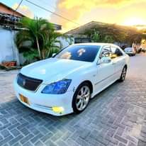 A picture of Toyota crown Athlete