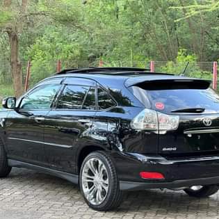 A picture of TOYOTA HARRIER