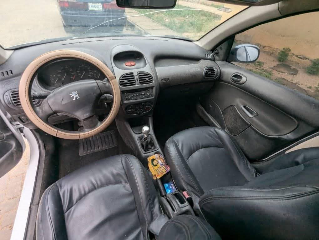 A picture of 2006 Peugeot 206