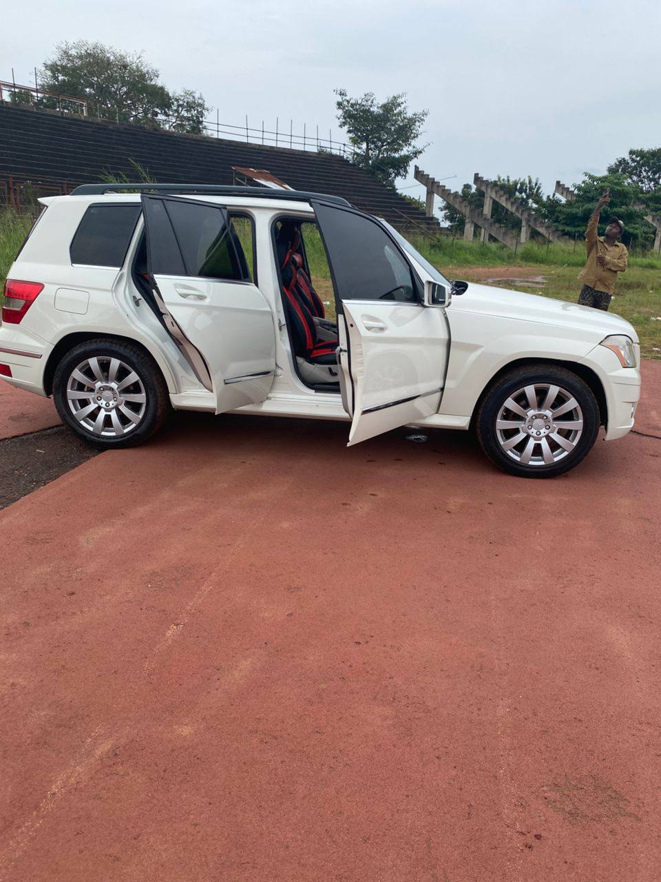 A picture of Mercedes