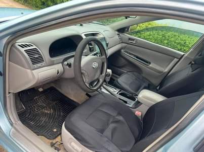 A picture of Toyota Camry 06