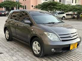 A picture of Toyota ist kali sana Call 255655668290 Call 255756668290