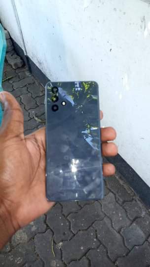 A picture of Samsung A32 gb 64 ram 4