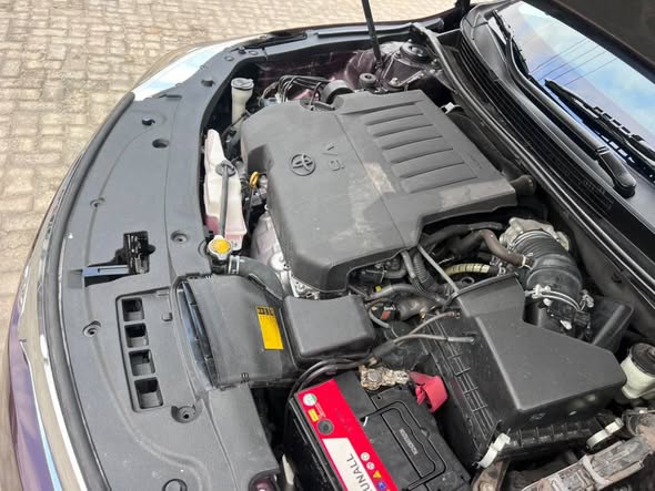 A picture of TOYOTA AVALON 2015