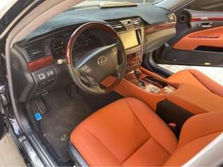 A picture of Lexus LS 460