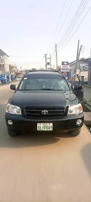 A picture of Very Sharp Toyota Highlander 2005 Noiseless with first body Reverse