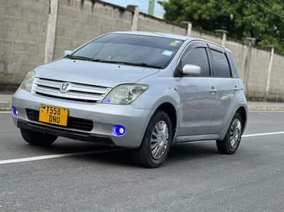 A picture of TOYOTA IST