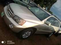 A picture of Highest grade two rows seaters Toyota Highlander everything is intact
