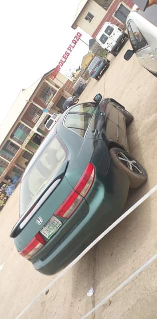 A picture of DISTRESS HONDA ACCORD EOD GOOD ENGINE GEAR AND AC 1