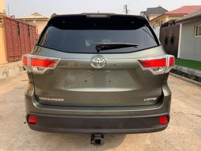 A picture of For Sale For Sale Toks 2016 2017 Toyota Highlander Accident