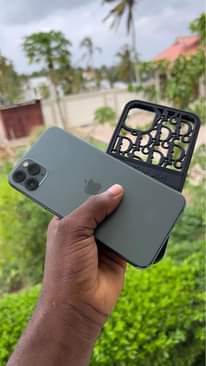 A picture of IPHONE 11 PROMAX