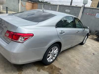 A picture of Distress sales Foreign used 2011 Es350 cash needed urgently cleared