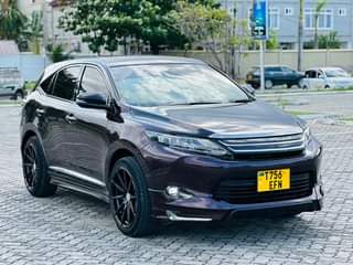 A picture of Toyota harrier new model