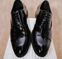 A picture of Tshs 120 000 sizes 39 45 WhatsApp call 0715744451 dar