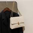 A picture of Handbag