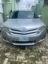 A picture of Toyota Venza 2010 model painted 4plug engine AC working perfectly