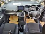 A picture of Toyota Wish 2010 modal 1 8cc push to start 7
