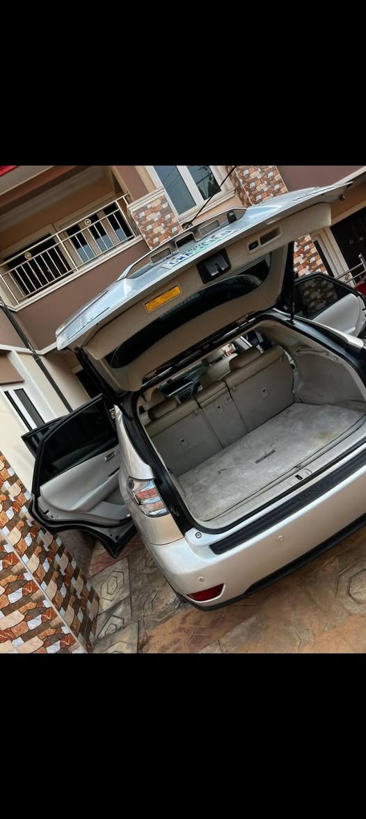 A picture of RX 350 2012